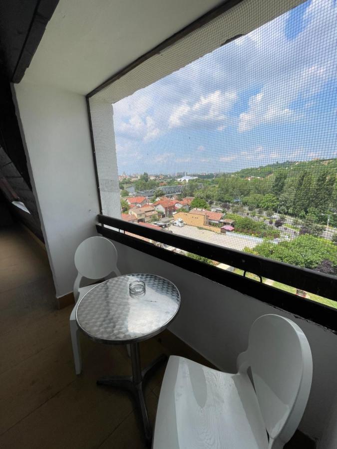 Lovely 3 Bedrooms Apartament Nagyvárad Kültér fotó